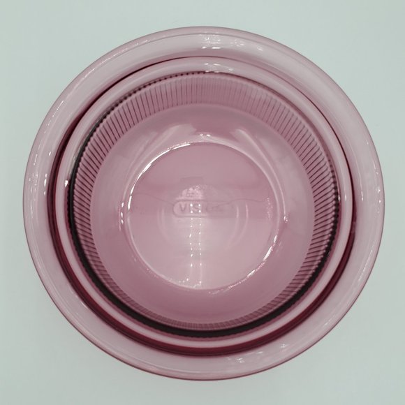 Corning Vision Cranberry 24 Ounce Ribbed Casserole Dish with Glass Pyrex Lid - Picture 4 of 8